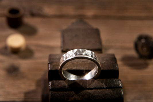 Why 925 Silver Is Better Than Fashion Jewelry