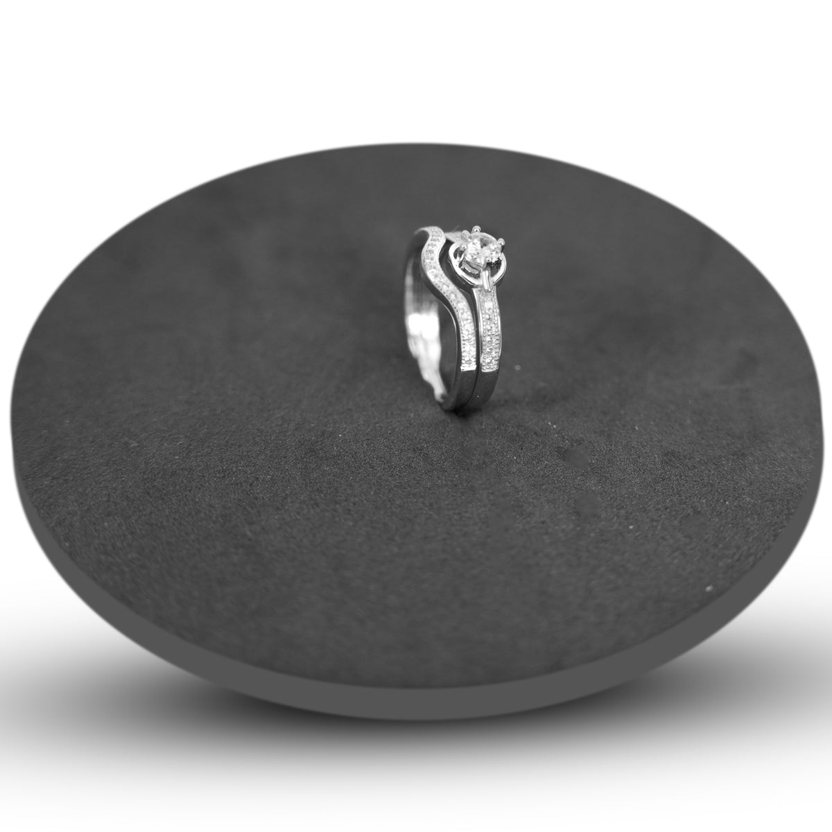 Twin Rings 1005