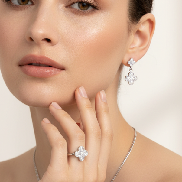 Clover Silver Set