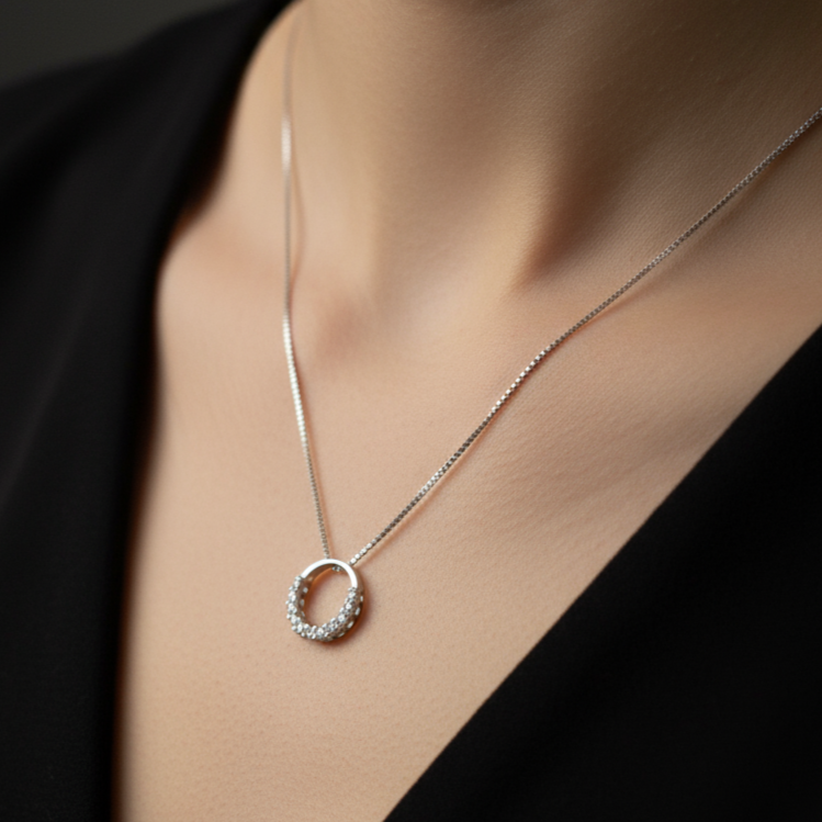 Circle Pendant Necklace with Zircon