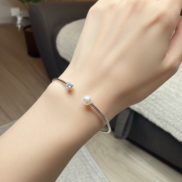 Minimal Pearl Bangle
