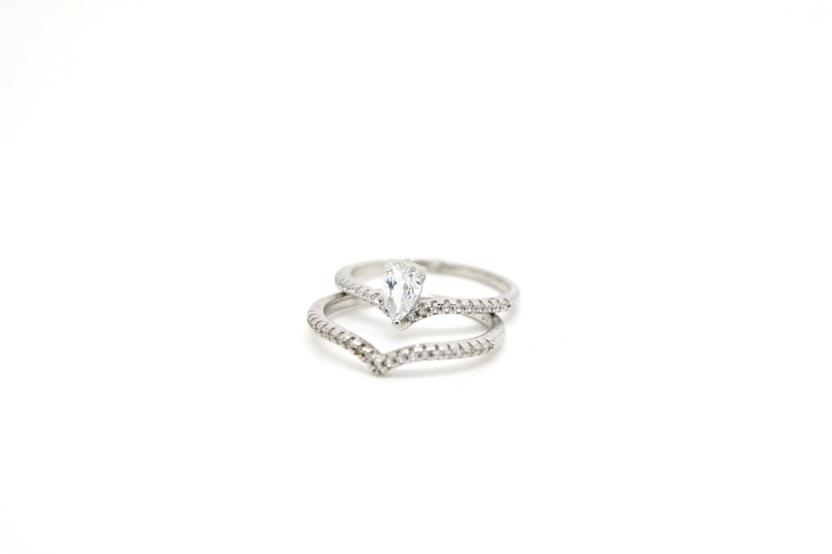 v-Shaped Twin Ring
