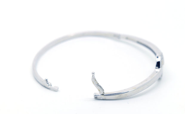 Connected/Knot Bangle