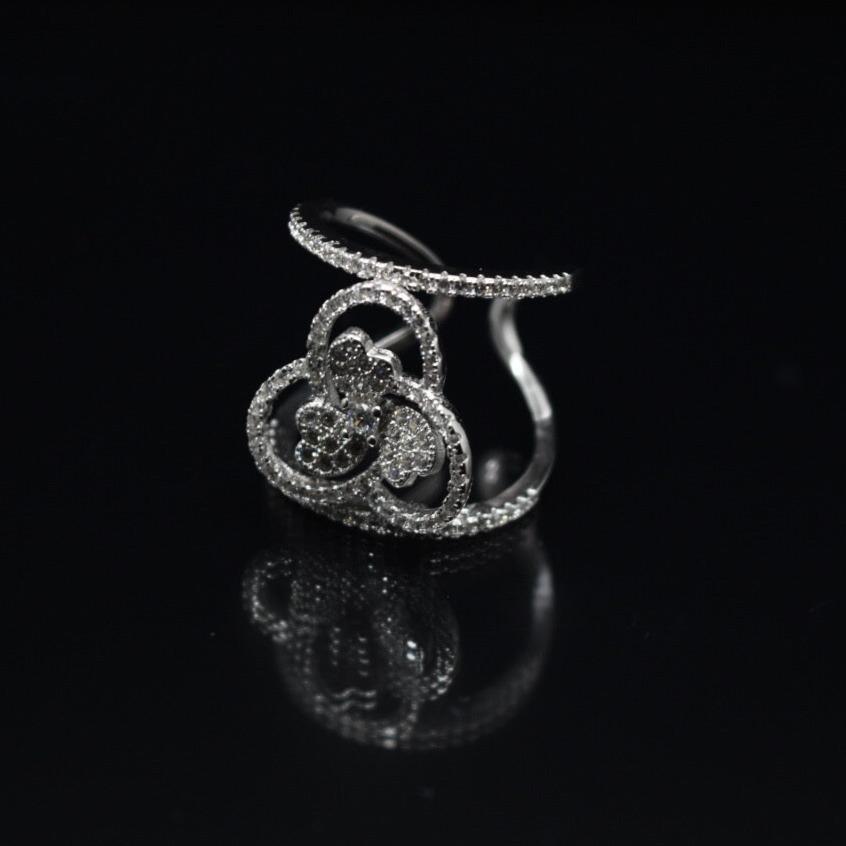 Three Petals Ring