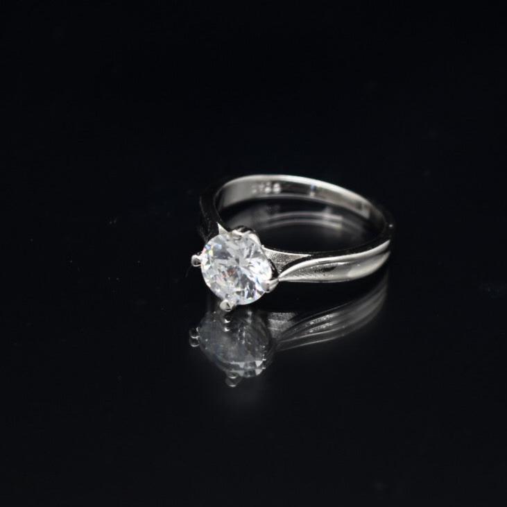 Single Stone Ring 4 Clawed
