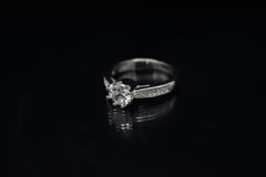 Single Stone Ring 8 Clawed