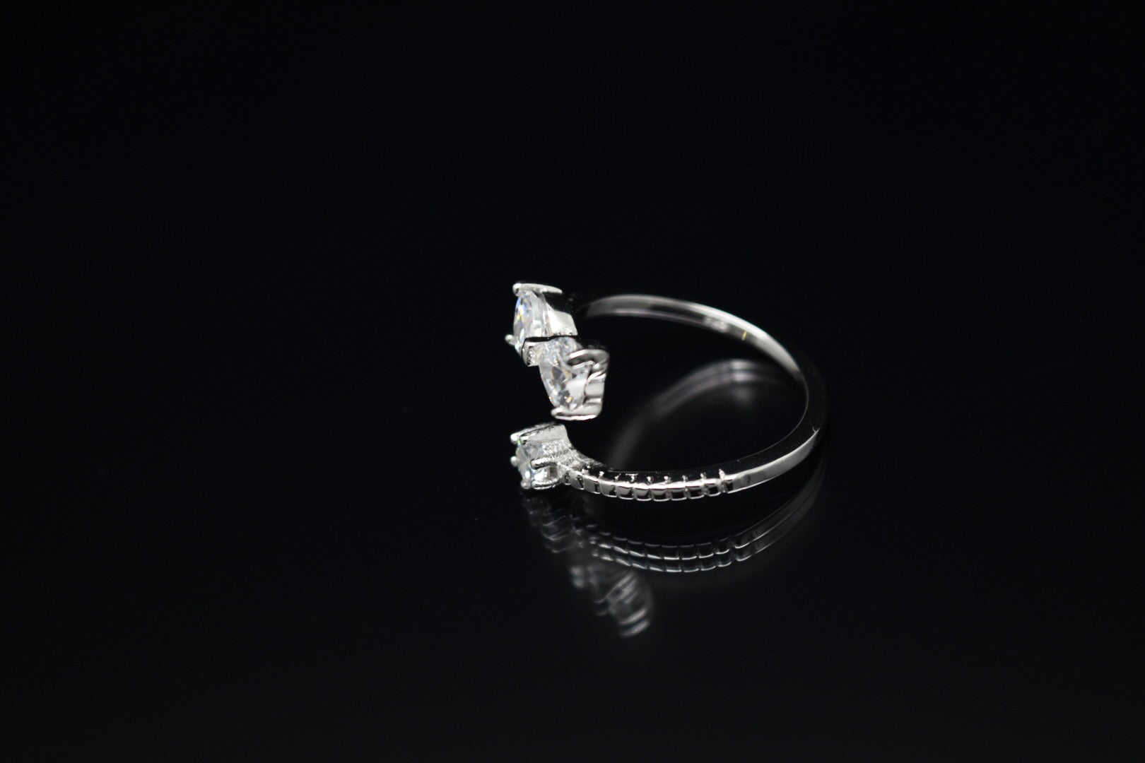 Bow Shape Size Adjustable Ring