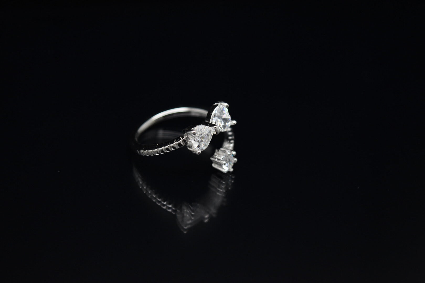 Bow Shape Size Adjustable Ring