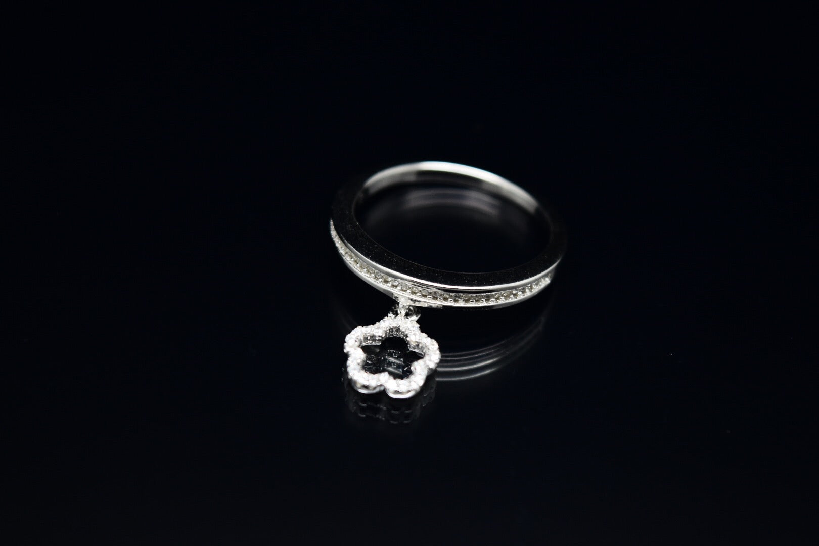 Dangling Flower Ring