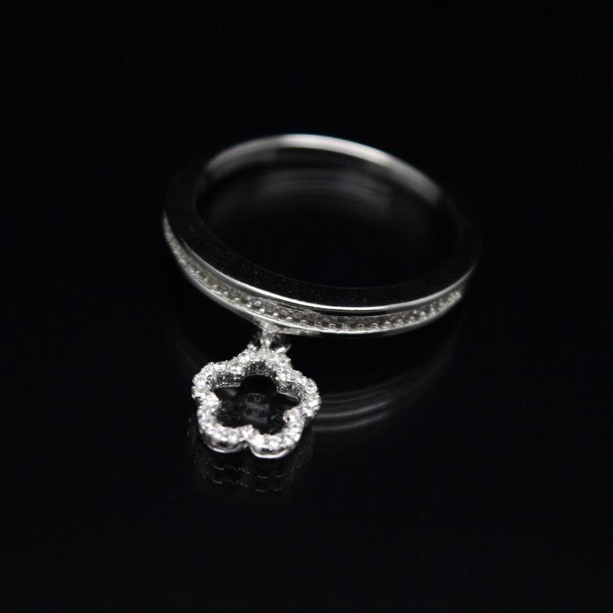 Dangling Flower Ring