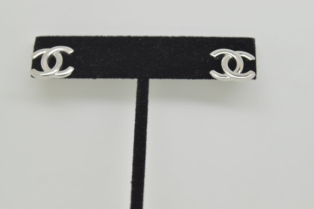 Simple Letter Earrings without Stones