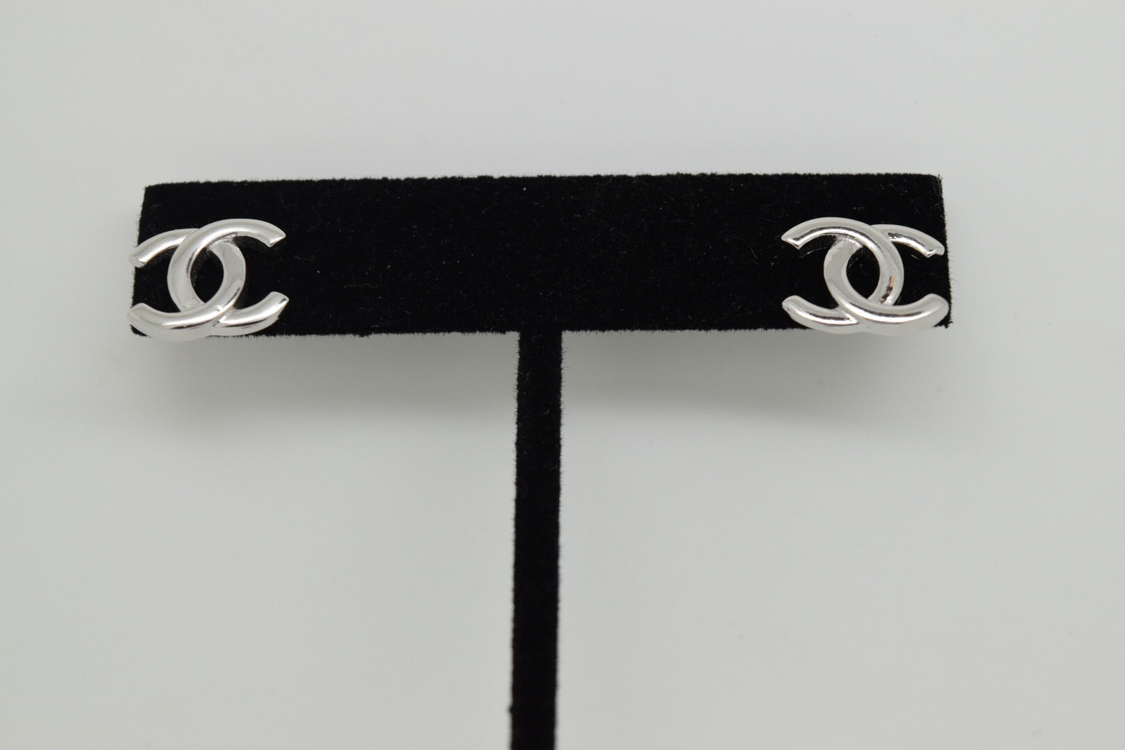 Simple Letter Earrings without Stones