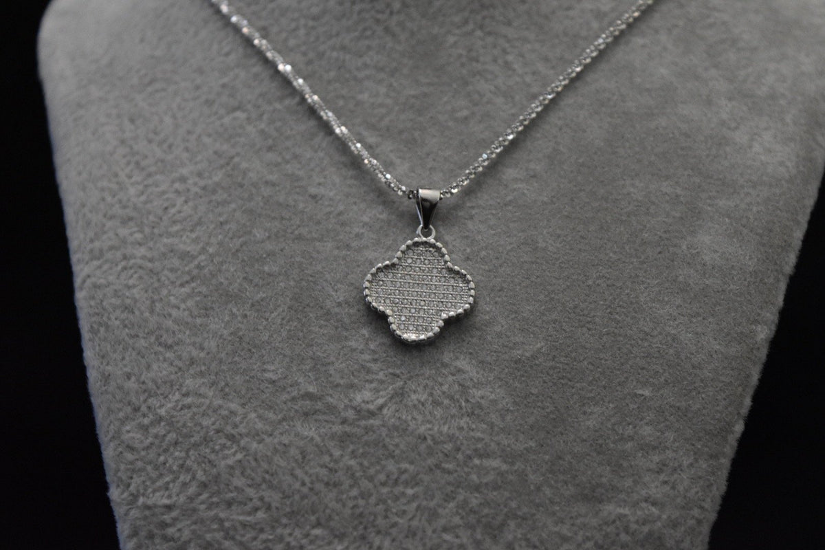 Clover Pendant Necklace with Chain
