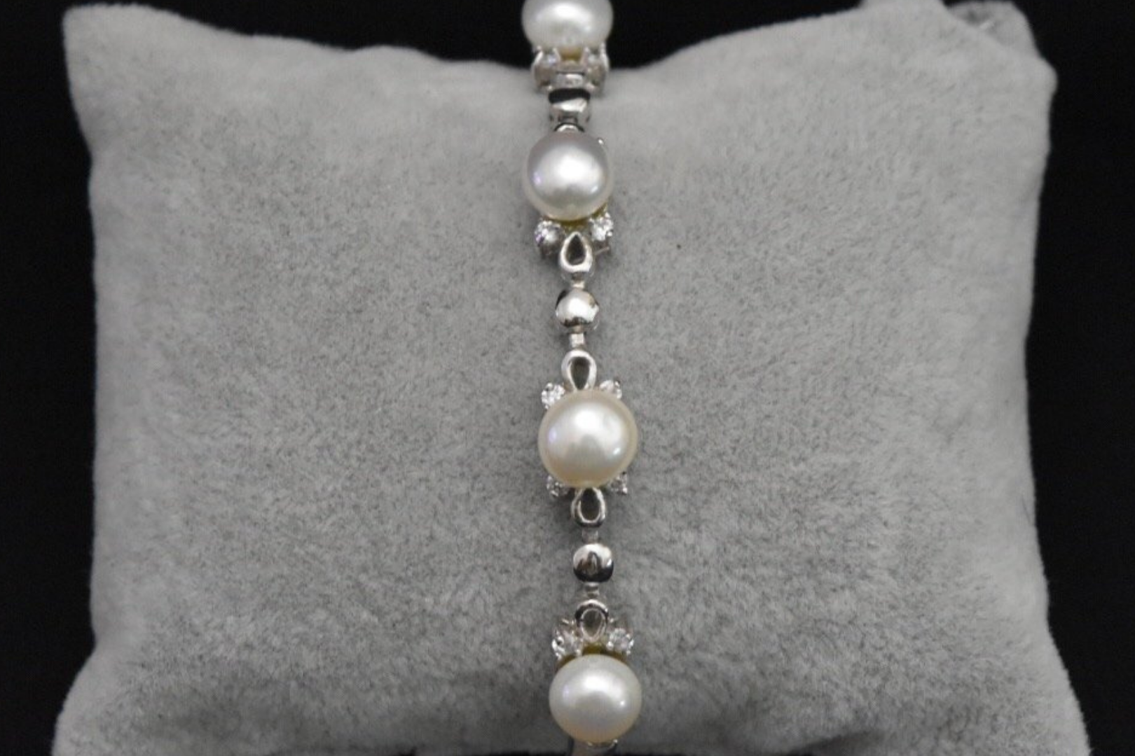 White Pearl Silver Bracelet