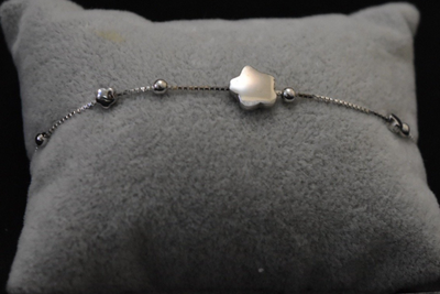 Funky Star Bracelet without stones.